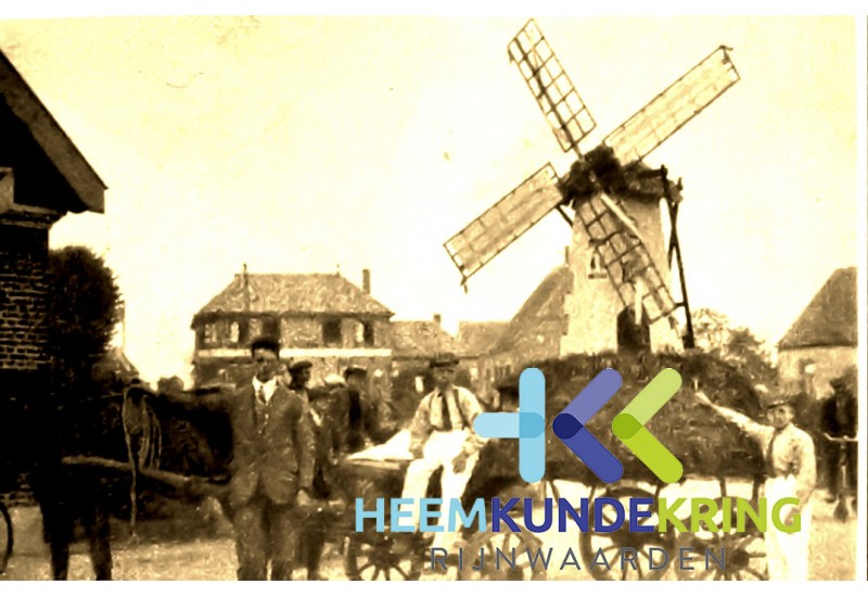 Koninginnenfeest 1930 Theo Gerritsen en Frits Joras links voor het paart Jan Timmermans
